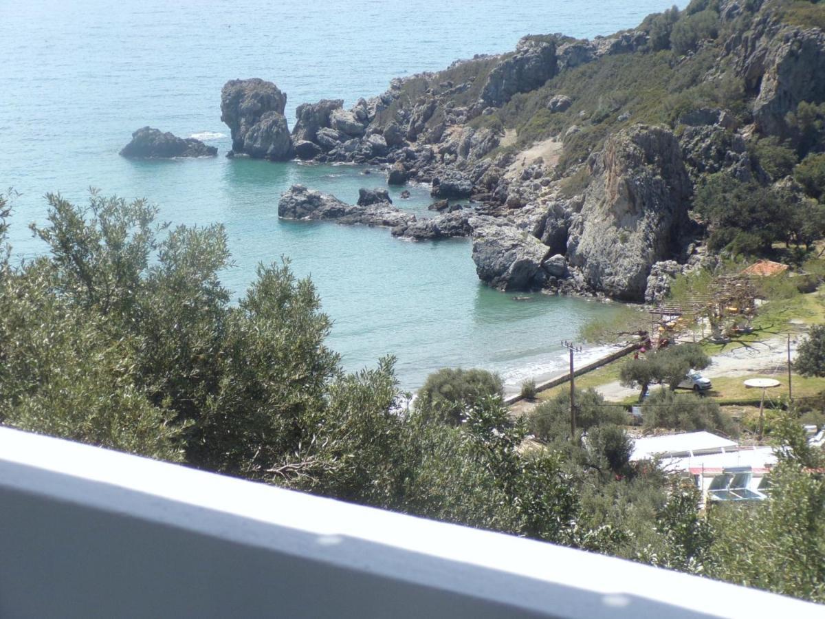 Golden Sun Apartments Родакинон Екстериор снимка