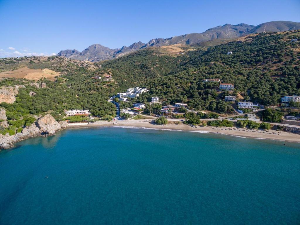 Golden Sun Apartments Родакинон Екстериор снимка