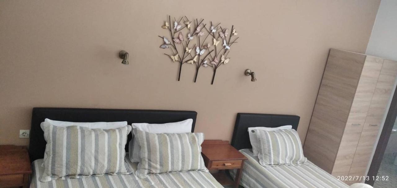 Golden Sun Apartments Родакинон Екстериор снимка
