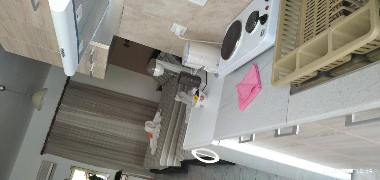 Golden Sun Apartments Родакинон Екстериор снимка