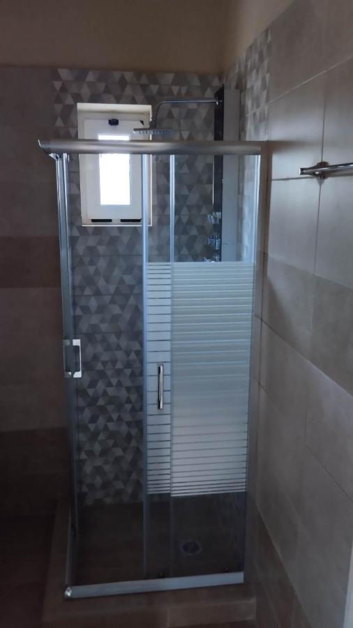 Golden Sun Apartments Родакинон Екстериор снимка