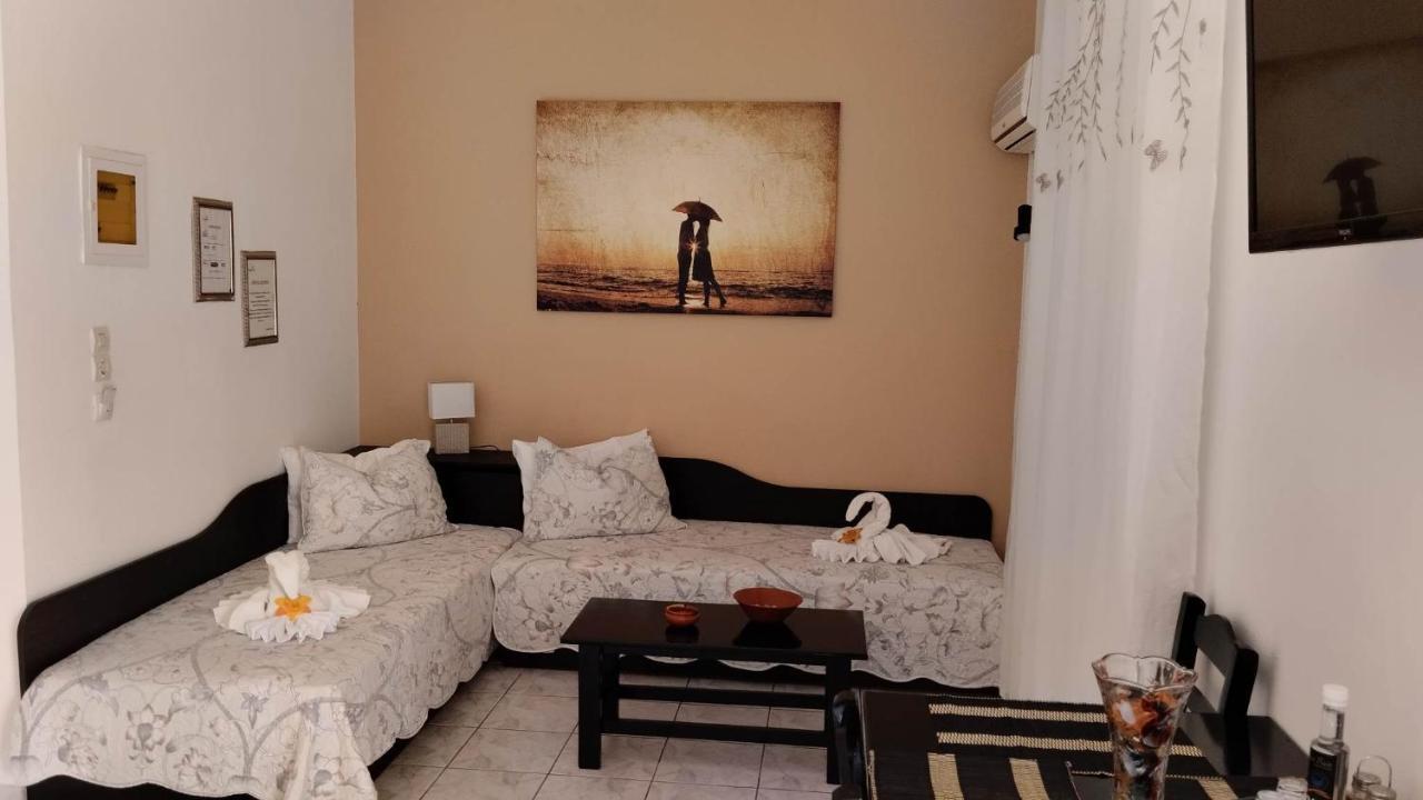 Golden Sun Apartments Родакинон Екстериор снимка