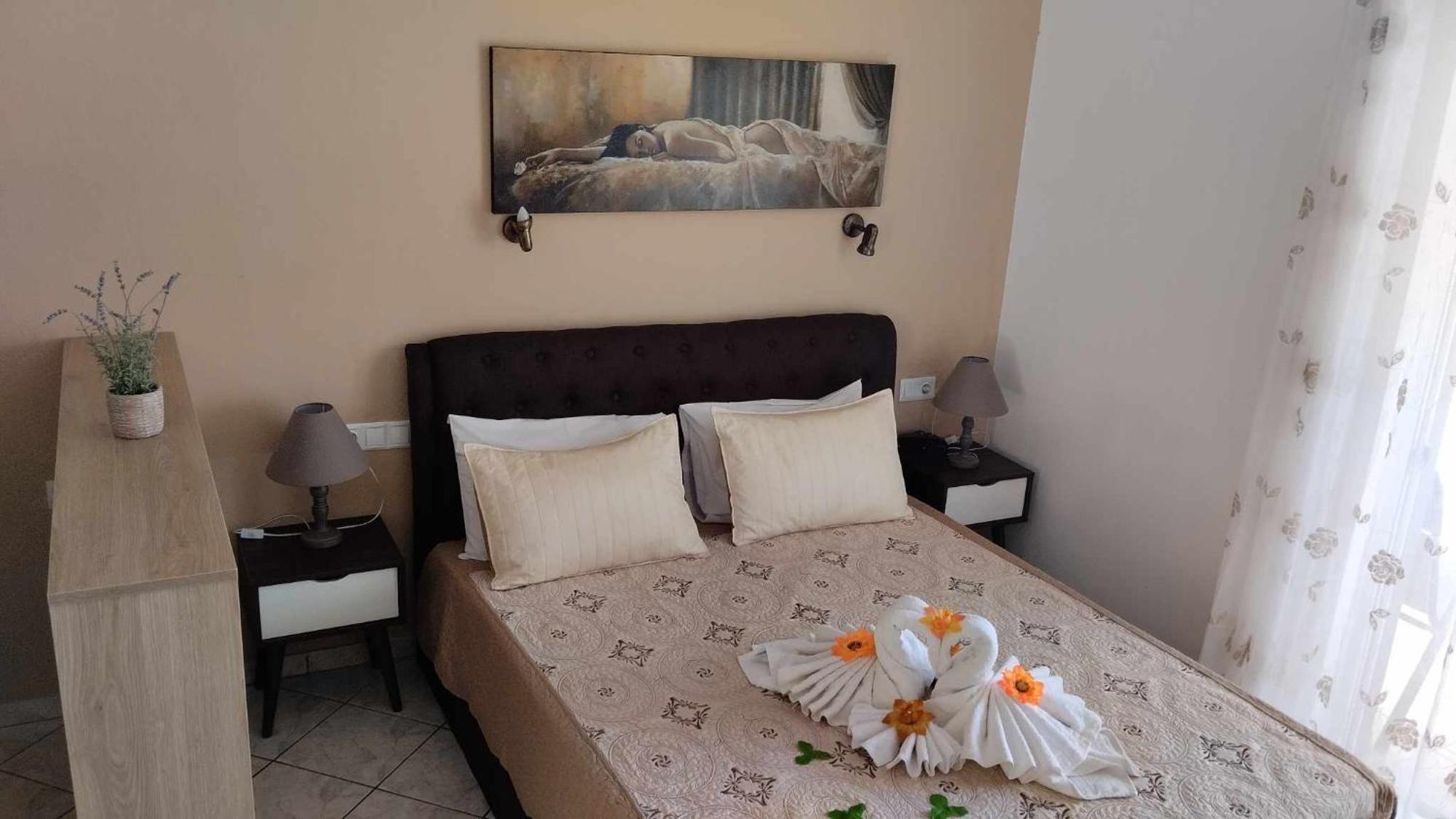 Golden Sun Apartments Родакинон Екстериор снимка